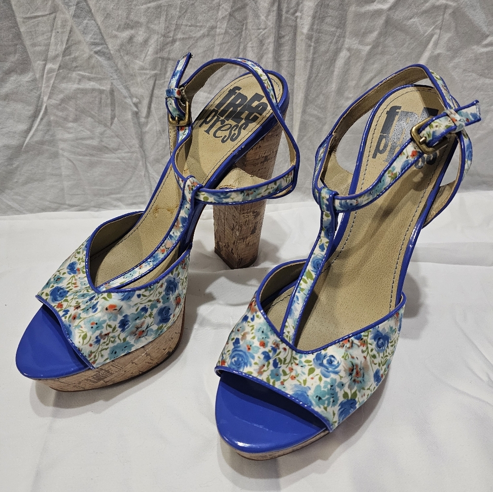 Free Press Blue Platform Sandals with Floral Design